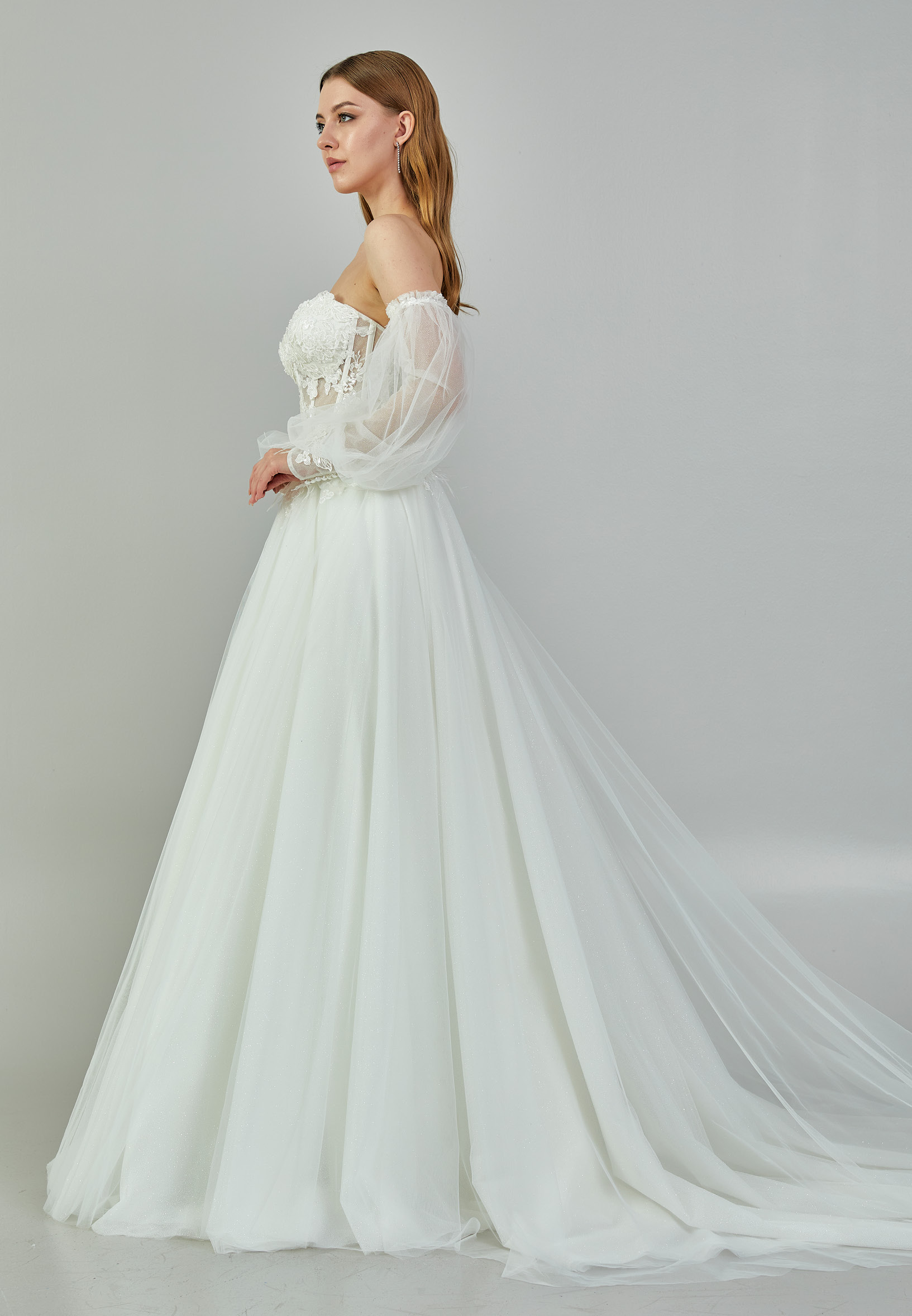 Ρομαντικό Νυφικό με Διάφανη Δαντέλα και Αποσπώμενα Μανίκια - Image 8