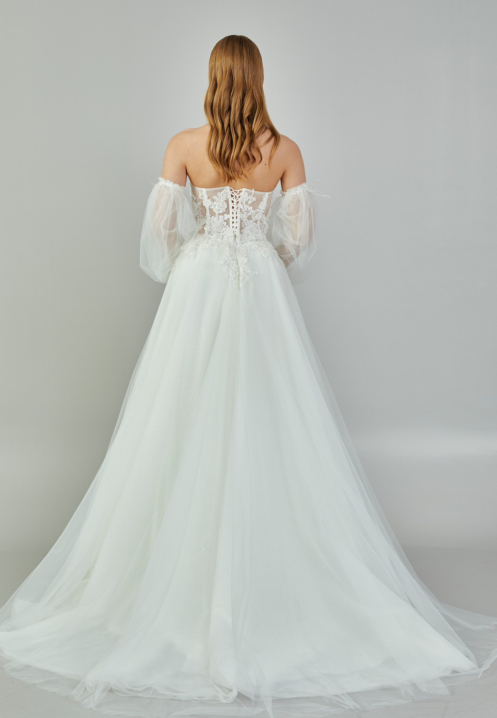 Ρομαντικό Νυφικό με Διάφανη Δαντέλα και Αποσπώμενα Μανίκια - Image 7