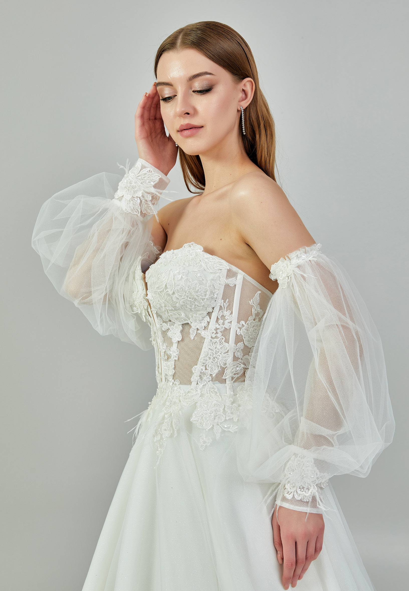 Ρομαντικό Νυφικό με Διάφανη Δαντέλα και Αποσπώμενα Μανίκια - Image 5